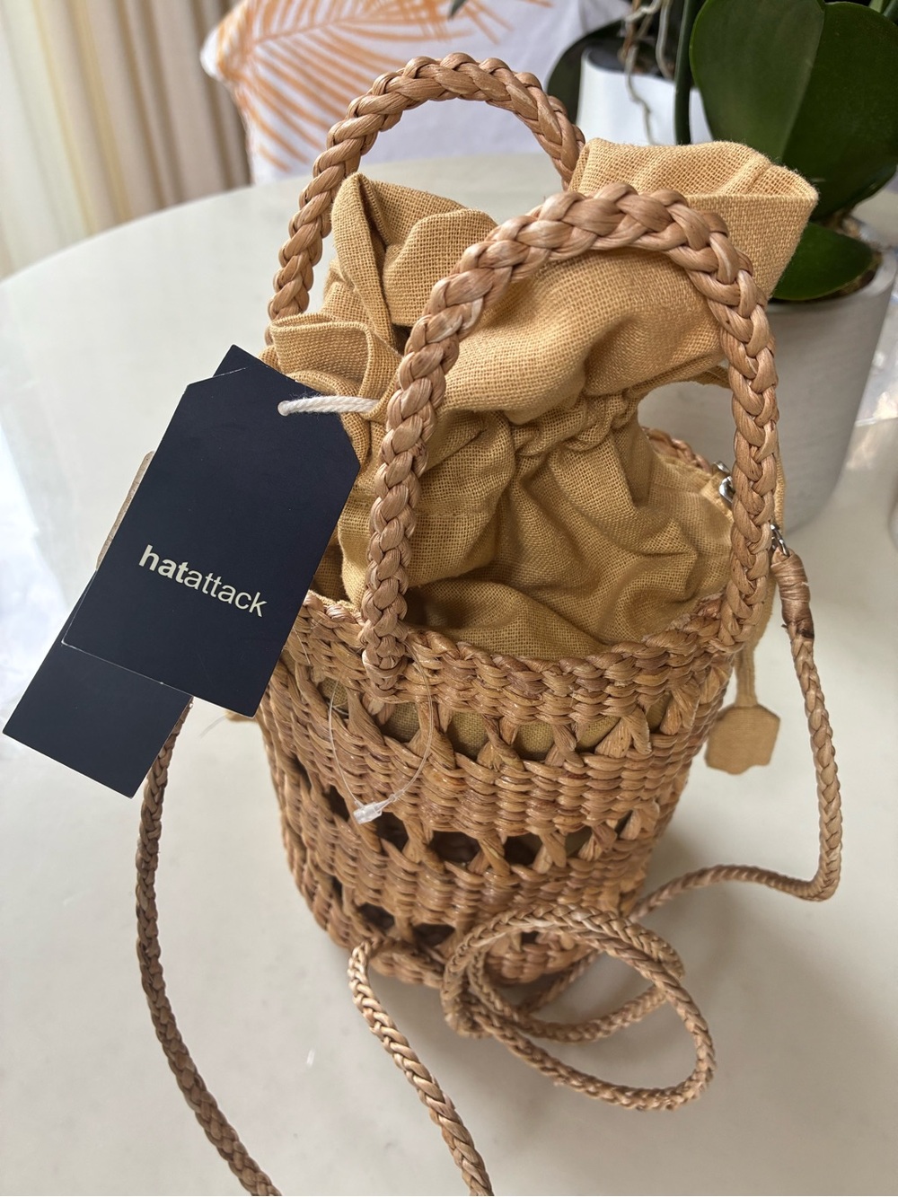 NWT Hat Attack Mina Bag Woven Straw Bucket Bag - Natural Tan - Picture 3 of 9